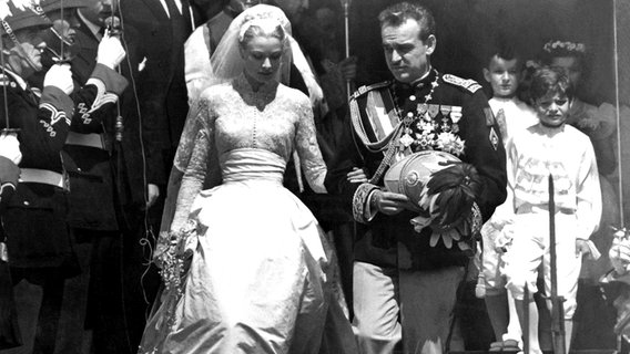 Am 19. April 1956 heiratet Fürst Rainier III. die Filmschauspielerin Grace Kelly © Picture-Alliance / dpa / UPI 