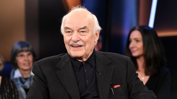 Der Schauspieler Charles Brauer ist zu Gast in der NDR Talk Show am 17. März 2023. © NDR Fernsehen/Uwe Ernst Foto: Uwe Ernst