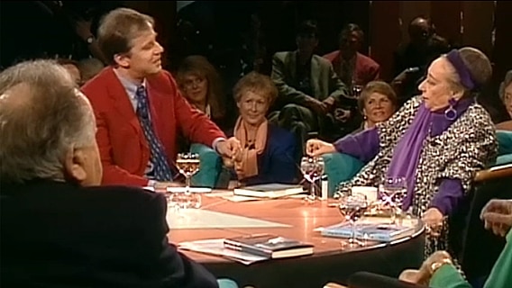 Lotti Huber im Gespräch mit Talkmaster Hubertus Meyer-Burckhardt am 14.04.1995. © NDR Fernsehen 