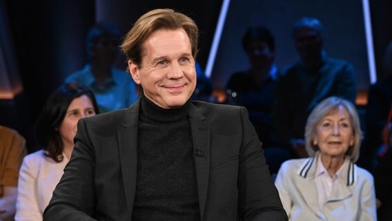 Der Schauspieler Thomas Heinze ist zu Gast in der NDR Talk Show am 12. April 2024. © NDR Fernsehen/Uwe Ernst Foto: Uwe Ernst
