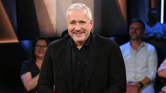 Der Koch Alexander Herrmann ist zu Gast in der NDR Talk Show am 29. Juli 2022. © NDR Fernsehen/ Uwe Ernst Foto: Uwe Ernst