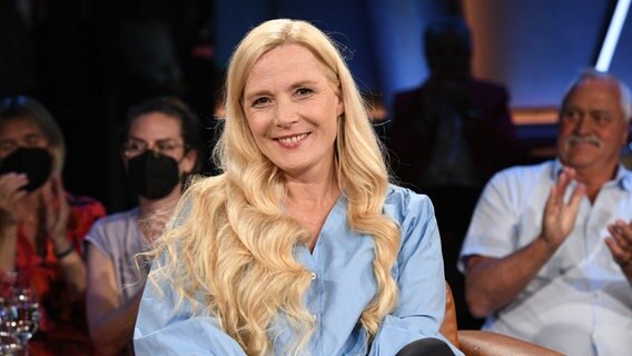 Die Kardiologin und NDR Bewegungs-Doc Melanie Hümmelgen ist zu Gast in der NDR Talk Show am 15. Juli 2022. © NDR Fernsehen/ Uwe Ernst Foto: Uwe Ernst