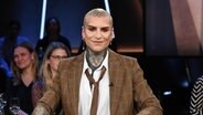 Die Make-up-Artistin und Influencerin Avi Jakobs ist zu Gast in der NDR Talk Show am 11. November 2022. © NDR Fernsehen/Uwe Ernst Foto: Uwe Ernst
