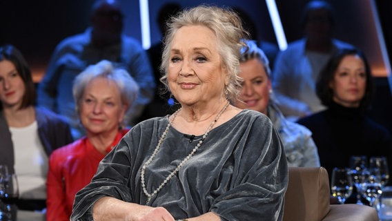 Die Schauspielerin Doris Kunstmann ist zu Gast in der NDR Talk Show am 4. November 2022. © NDR Fernsehen/Uwe Ernst Foto: Uwe Ernst