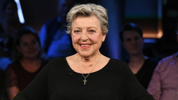 Die Schauspielerin Marie-Luise Marjan ist zu Gast in der NDR Talk Show am 29. Juli 2022. © NDR Fernsehen/ Uwe Ernst Foto: Uwe Ernst