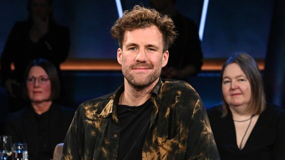 Der Comedian Luke Mockridge ist zu Gast in der NDR Talk Show am 26. Januar 2024. © NDR Fernsehen/Uwe Ernst Foto: Uwe Ernst