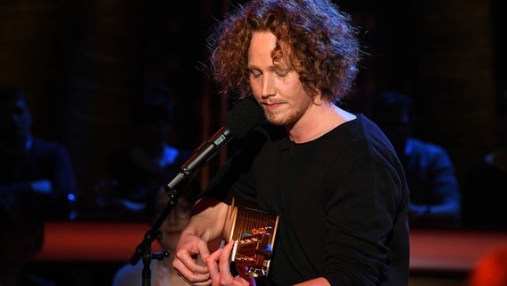 Musiker Michael Schulte zu Gast in der NDR Talk Show am 23. Februar 2018 © NDR/Uwe Ernst Foto: Uwe Ernst