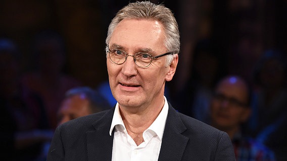 Mediziner Prof. Michael Schulte-Markwort zu Gast in der NDR Talk Show am 26.06.2015 © NDR/Uwe Ernst Foto: Uwe Ernst