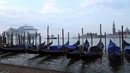 Venedig : Die Kreuzfahrer sind für viele Bürger ein Problem. © © NDR/Andreas Orth 