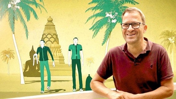 Collage: Hotel-Chef David Depenau lehnt im T-Shirt an einem Geländer. Dahinter eine Illustration von zwei Menschen vor einem asiatisch anmutenden Tempel und Palmen. © NDR/Illustration: Thorben Korpel 