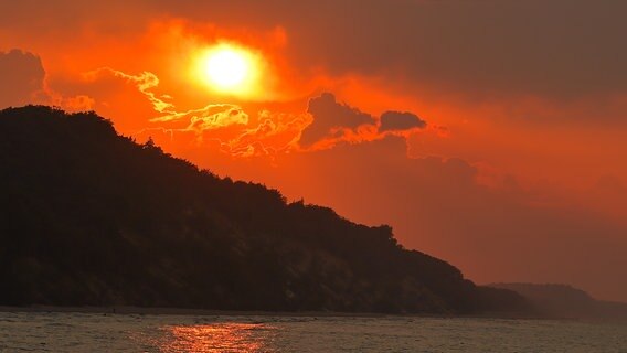 Sonnenuntergang am Meer. © NDR Foto: Klaus-Dieter Garbar aus dem Seebad Bansin