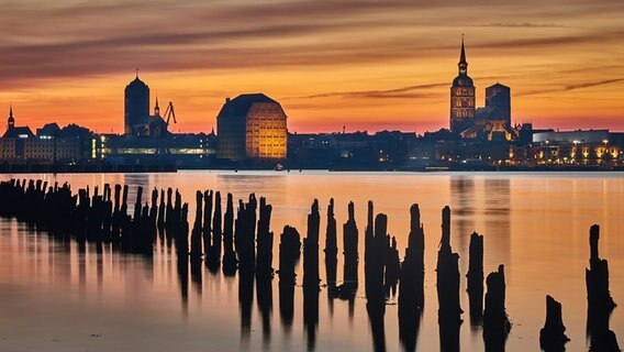Abendsonne am Strelasund. © NDR Foto: Volkmar Geyer aus Stralsund
