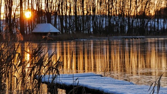 winterlicher Sonnenuntergang am Krakower See © NDR Foto: Gabriele Riech aus Kuchelmiß
