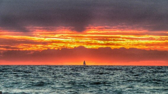 Sonnenuntergang am Strand von Graal-Müritz. © NDR Foto: Katharina Joneit aus Ribnitz-Damgarten