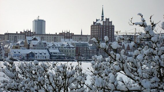 Ein Uferblick auf das winterliche Rostock © NDR Foto: Renate Nicolay aus Rostock