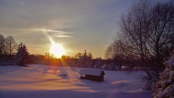 Romantische Winterlandschaft beim Sonnenuntergang. © NDR Foto: Siegfried Warncke aus Warsow