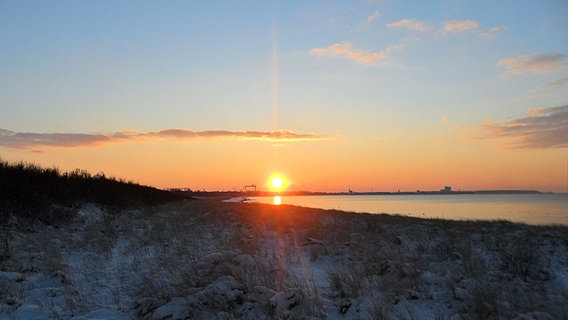 Sonnenuntergang am Strand von Margrafenheide © NDR Foto: Lore Krebs aus Rostock