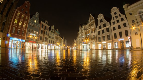 Die Kröpeliner Straße in Rostock nach Regen © NDR Foto: Mathias Perlet aus Rostock