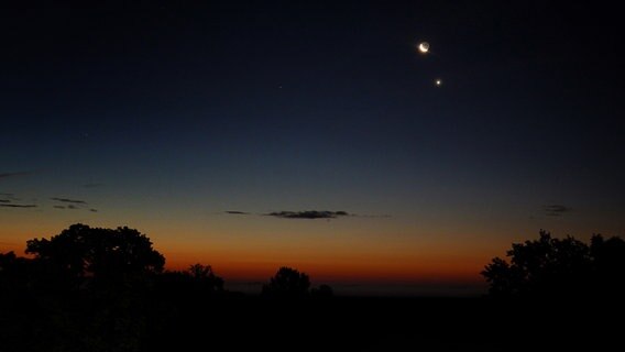 Mond am Morgenhimmel © NDR Foto: Steffi Fischer aus Gnoien