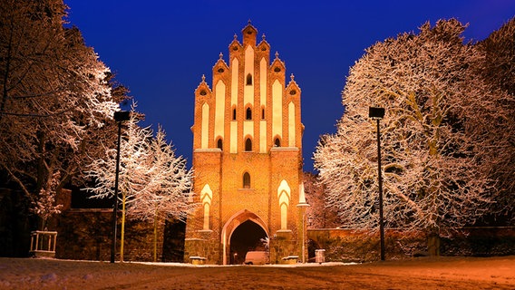 Das Neue Tor in Neubrandenburg im Winter © NDR Foto: Gerhard Rosenfeld aus Neubrandenburg