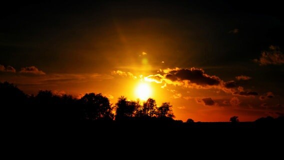 Sonnenuntergang in Deven © NDR Foto: Loreen Ruckick aus Deven