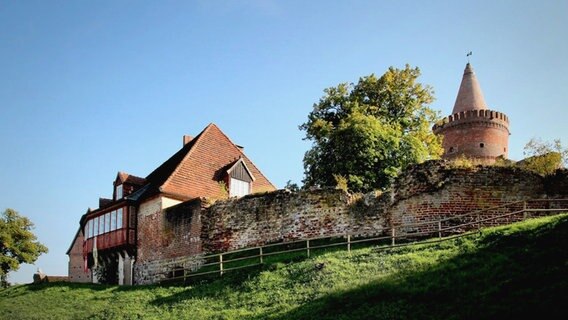 Burg Stargard in der Mittagssonne © NDR Foto: Wilfried Baganz aus Neustrelitz