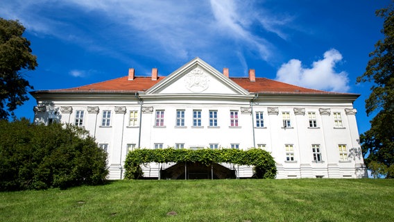 Das Schloss von Hohenzieritz © NDR Foto: Detlef Meier aus Ducherow