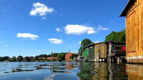 Blick über einen See © NDR Foto: Tina Schmaglowski aus Malchow