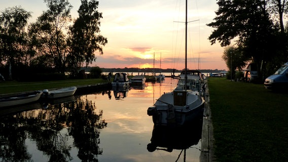 Sonnenuntergang am Plauer See © NDR Foto: Marianne Schultz aus Stralsund