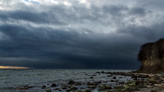 Eine Sturmfront zieht über dem Mönchgut auf © NDR Foto: Cornelia Wermke aus Demmin