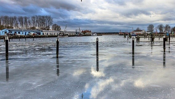 Der Hafen von Karlshagen im Winterwetter © NDR Foto: Elke Riedel aus Neubrandenburg