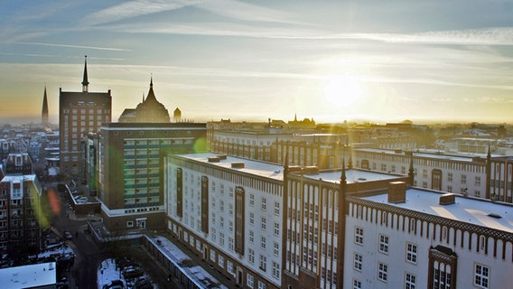 Die Rostocker Innenstadt in der Morgensonne © NDR Foto: Sylvia Halirsch aus Ahrenshoop