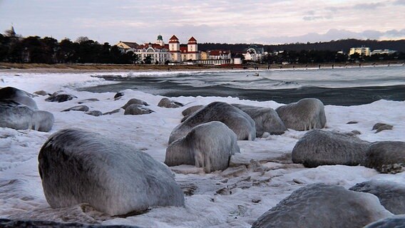 Strand vom Ostseebad Binz im Winter © NDR Foto: Gernot Karl aus Binz