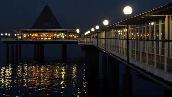 Die Seebrücke von Heringsdorf in der Nacht © NDR Foto: Petra Esser aus Dresden
