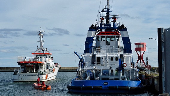 Seenotretter-Schiffe bei Übungen im Sassnitzer Hafen © NDR Foto: Elke Wiehle aus Delmenhorst
