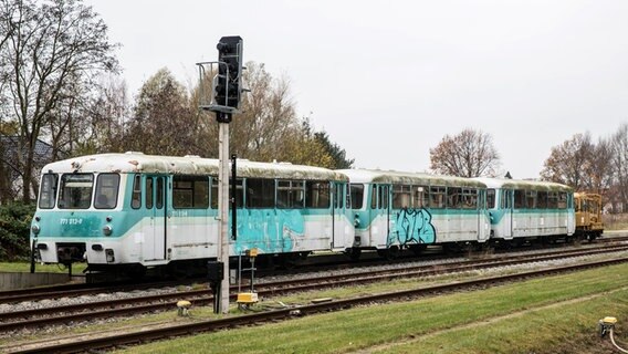 Ausrangierte Triebwagen eines Eisenbahn © NDR Foto:  Detlef Meier aus Ducherow