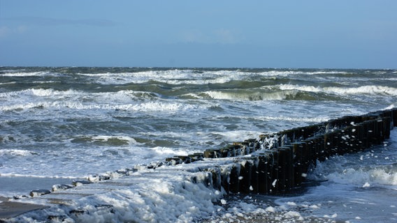 Aufgewühlte Ostsee © NDR Foto: Henry Schulz aus Grimmen