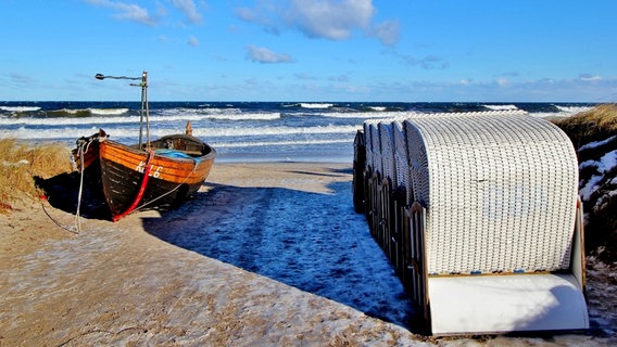 Hochwasser hat den Strand fast vollständig überspült. © NDR Foto: Eckhard Wolfgramm aus Salow