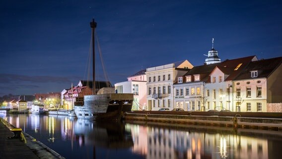 Hafen bei Nacht © NDR Foto: Andreas Buchholz aus Ahlbeck