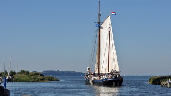 Segler im Hafen © NDR Foto: Torsten Bänsch aus Baabe auf Rügen