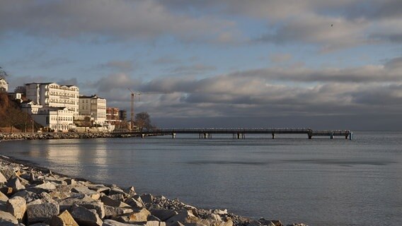 Strandpromenade von Sassnitz bei Sonnenschein © NDR Foto: Max Bachmann aus Sassnitz