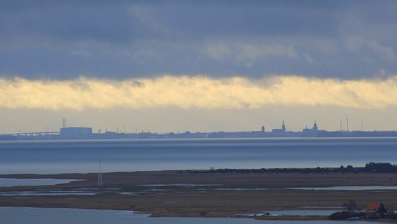 Blick von Hiddensee nach Stralsund © NDR Foto: Gerald Schneider aus Kloster