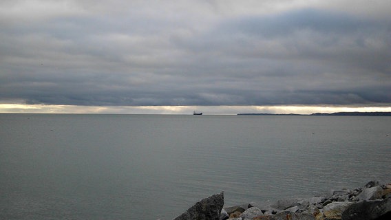 Sassnitzer Promenade mit Blick auf das Meer © NDR Foto: Karl Jahnke aus Sassnitz