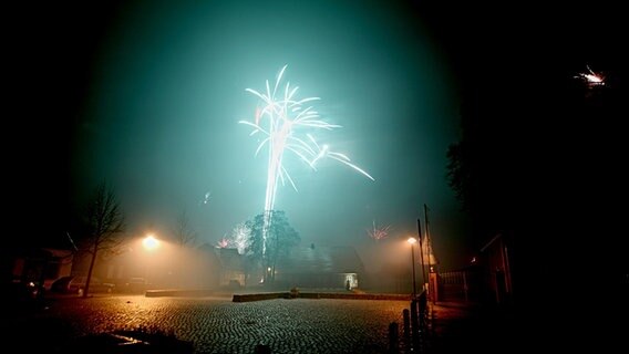 Feuerwerk über Lübtheen © NDR Foto:  Uwe Meyer aus Lübtheen