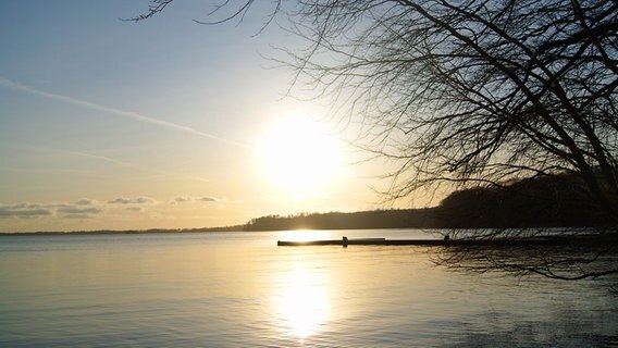 Sonnenuntergang am Schweriner See © NDR Foto: Susanne Leschke aus Gallentin