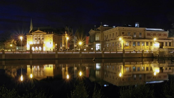 Staatstheater und Museum in Schwerin. © NDR Foto: Helmut Kuzina aus Wismar