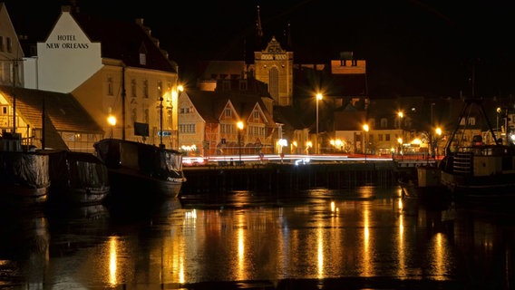 Hafen von Wismar bei Nacht © NDR Foto: Michael Harnack aus Grevesmühlen