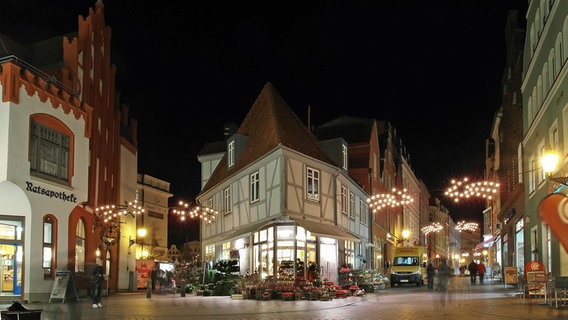 Ein Fachwerkhaus namens "Plätteisen" in Wismar © NDR Foto: Helmut Kuzina aus Wismar