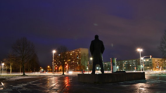 Lenin-Statue in der Hamburger Allee in Schwerin. © NDR Foto: Matthias Gebauer aus Lübtheen