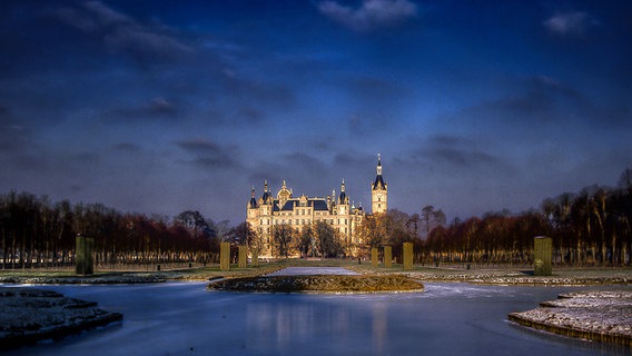 Blick auf das Schweriner Schloss © NDR Foto: Brian Lorenzo aus Schwerin